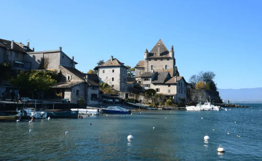 The Château d'Yvoire overlooking the fishermen's port